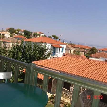 Nikos Apartments Afytos Exteriör bild